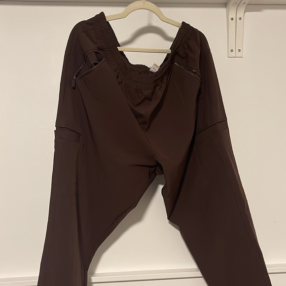 Old Navy Navy Blue Capri Exercise Pants - Picture 4 of 7